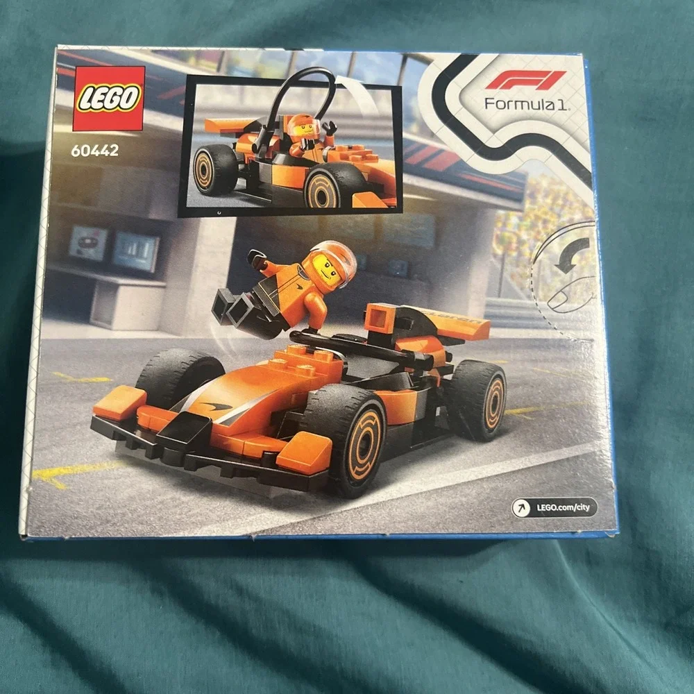 BRAND NEW in‎ box LEGO City: F1® Driver with McLaren Race Car  60442